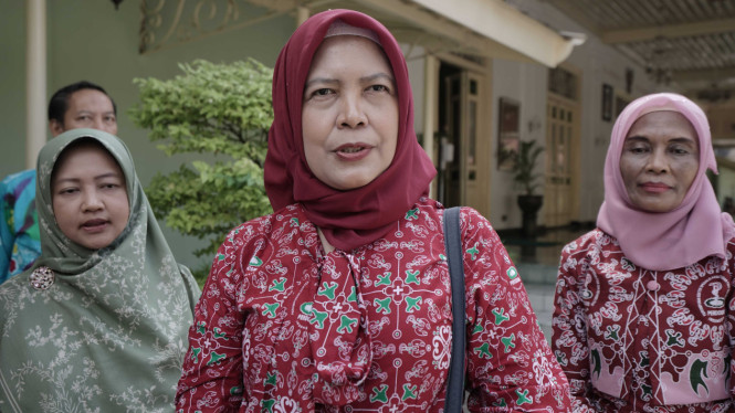 Presiden Perdosri Rumaisah Hasan (tengah)