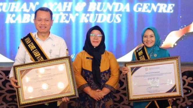 Pengukuhan Samani dan Endah sebagai Ayah dan Bunda Genre Kudus