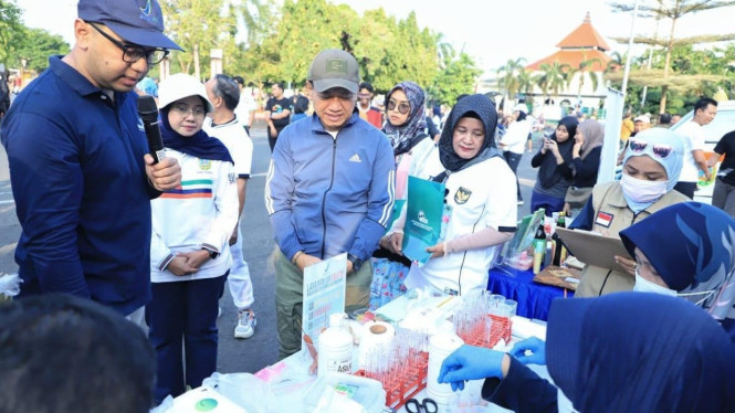 Uji sampel makanan dilakukan BBPOM di area lapak PKL CFD Kudus