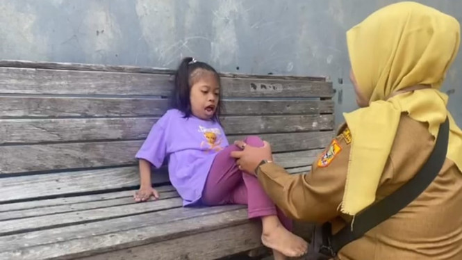 Orang tua Aryani Marwa Atika berharap putrinya bisa bersekolah gratis
