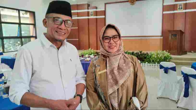 Ketua Komisi B Latri dan Plt Dirut PUDAM Suparno usai sidak