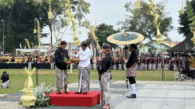 Bupati Afif pimpin Pisowanan di Alun alun Wonosobo