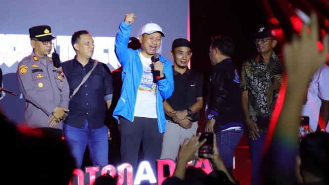 Bupati Samani pompa semangat Suporter Macan Muria (SMM) Persiku.