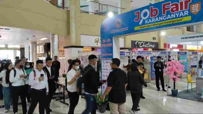 Ribuan Pelamar Sebu Jobs Fair