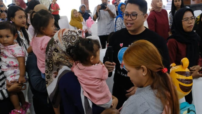 Ibu-ibu berdialog dengan Walikota Magelang saat kelas orangtua hebat