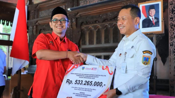 DPC PDIP Kudus dapat banpol terbesar pada tahun 20025