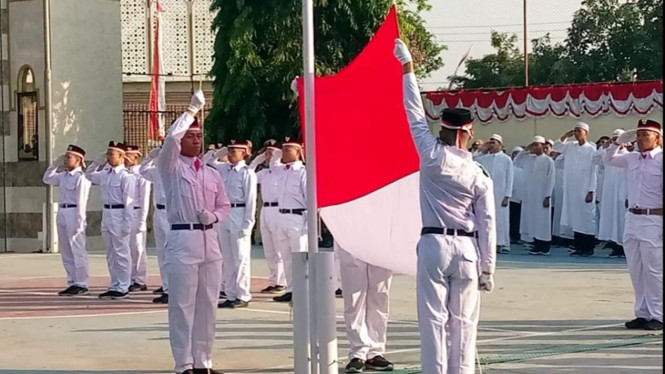 Ratusan Santri Ponpes Ngruki upacara Benders