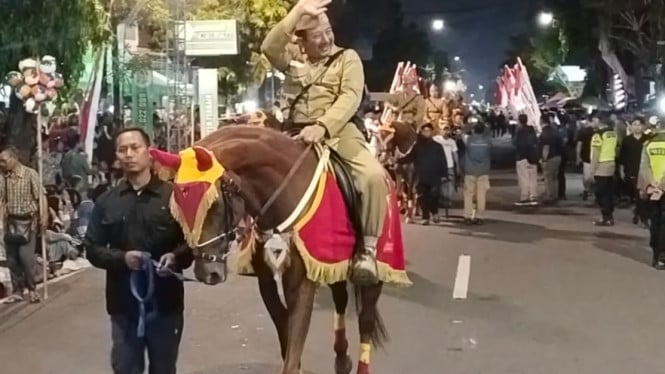 Suasana Meriah Karanganyar Night Carnival