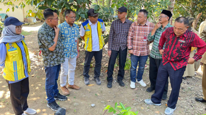 Komisi C DPRD DIY tinjau Talud Sungai Serang