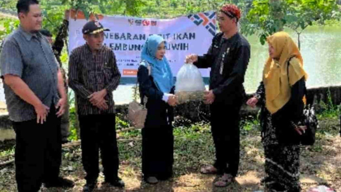 UMUKA dan Pemdes Ngadiluwih Tebar 5.000 Bibit