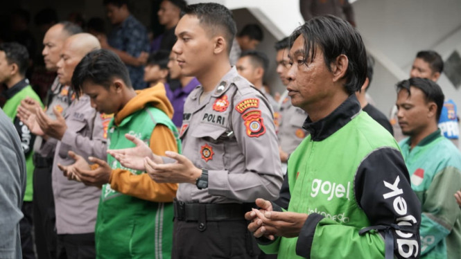 Komunitas Ojol gelar Sholat Ghaib bersama Polda DIY