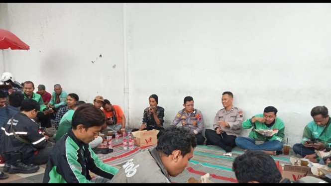 Kapolsek Pati Kota membaur tahlil bersama komunitas Ojol