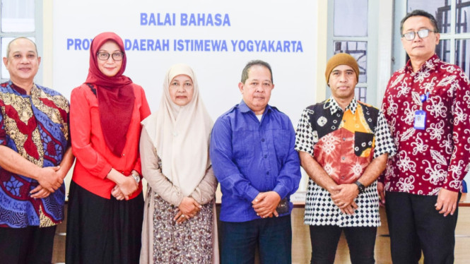 Tiga Penyair Yogya menuju Nusantara XIII Jakarta