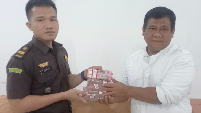 Tersangka S kembalikan uang ke Kejaksaan Negeri Karanganyar