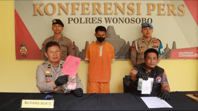 Pengedar sabu dihadirkan saat konfrensi pers di Mapolres Wonosobo.