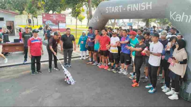 Ketua PASI Karanganyar lepas peserta Fun Run Heritage 2025