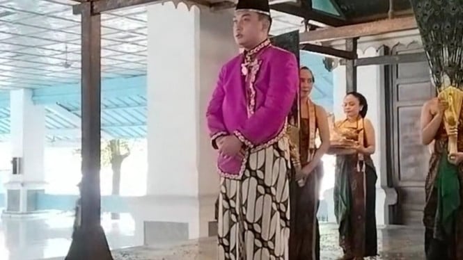 Putra mahkota KGPH Purboyo dikukuhkan menjadi PB XIV