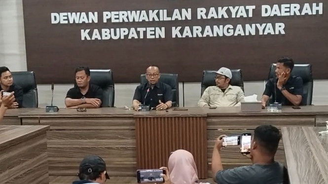 Konferensi pers panitia SLU digelar di ruang DPRD Karanganyar hari ini
