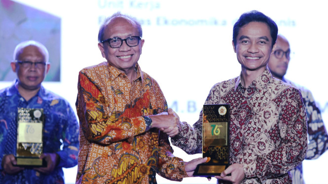 Prof Wakhid Slamet C raih Anugerah Insan Berprestasi UGM 2025