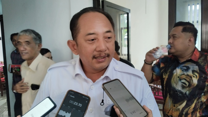 Rober Christanto pimpin rakor perdana setelah jadi Ketua DPC PDIP