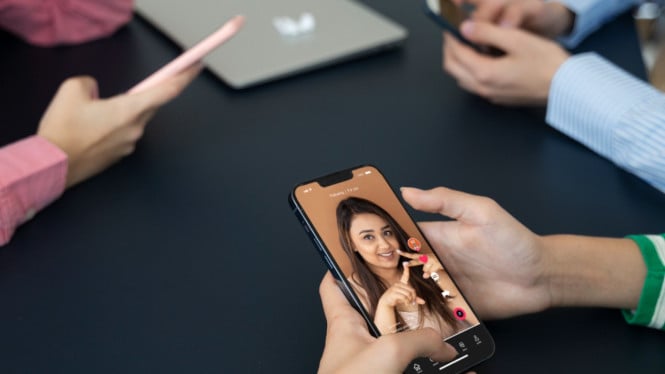 Konten buatan Artificial Intelligence