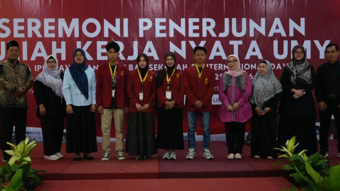 Pelepasan mahasiswa KKN UMY
