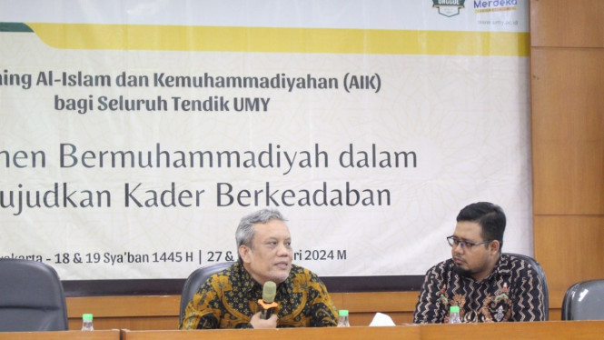 Muhammad Khaeruddin Hamsin (batik coklat)
