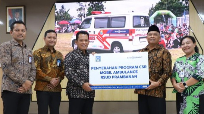 Bank BPD DIY serahkan ambulans
