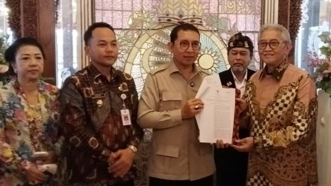 Menbud Fadli Zon serahkan SK pada Tedjowulan