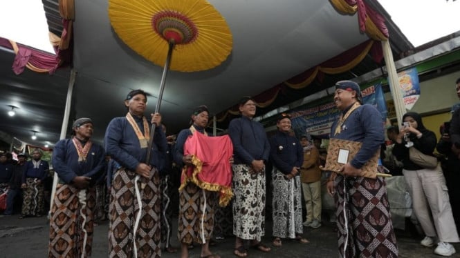Wakil Bupati Sleman turut dalam prosesi Labuhan Merapi