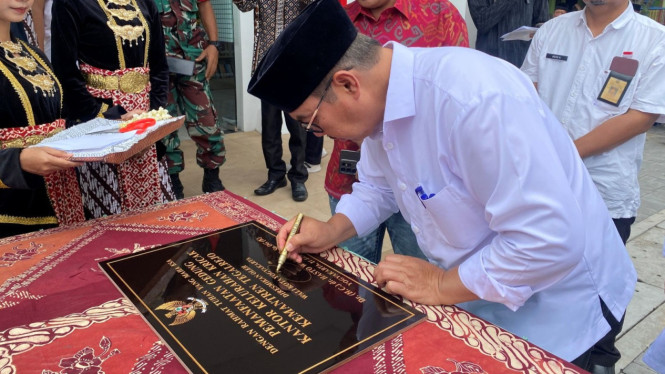 Peresmian gedung baru Kelurahan Kricak