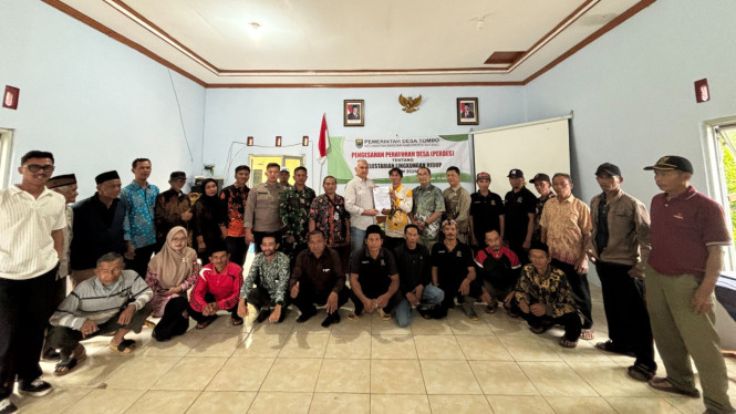 Pemdes Tombo Batang Sahkan Perdes Pelestarian Lingkungan Hidup