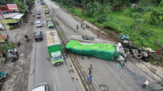 Kecelakaan beruntun di jalur pantura Batang libatkan 3 kendaraan