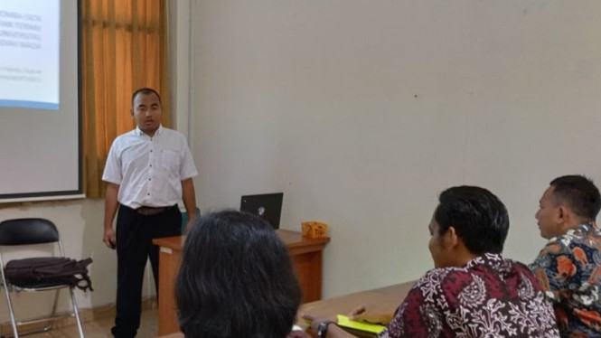Siham Hamda Zaula saat sidang Skripsi
