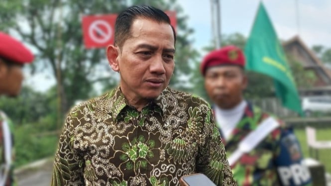 Ahmad Syauqi Soeratno