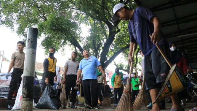 Aksi bersih-bersih Pasar Wates Kulonprogo