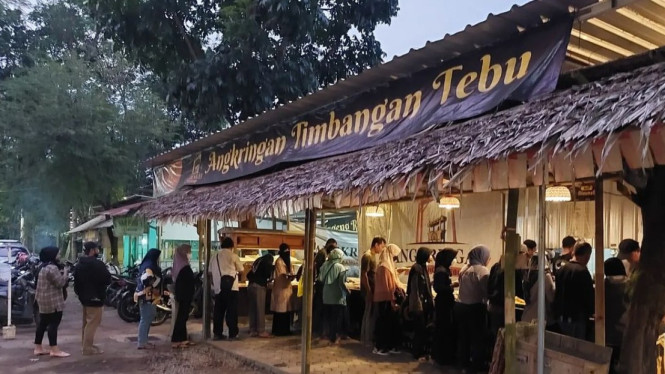 Angkringan Timbangan Tebu