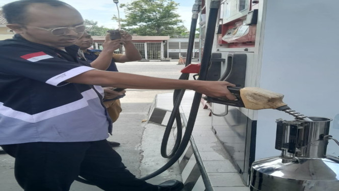 Pemkab Demak lakukan uji metrologi di sejumlah SPBU jelang mudik