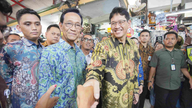 Menkeu Purbaya Yudhi Sadewa berkunjung ke Beringharjo