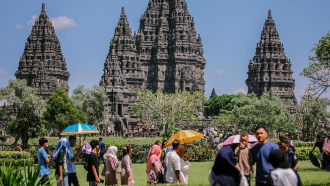 Pengunjung Candi Prambanan saat libur Lebaran 2026