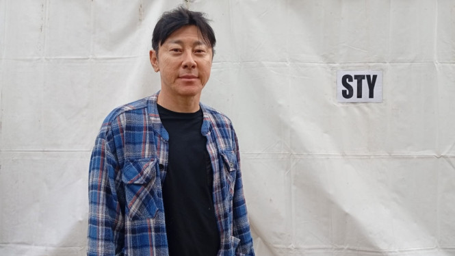 Shin Tae-yong saat berada di Lapangan Pacuan Kuda Bantul