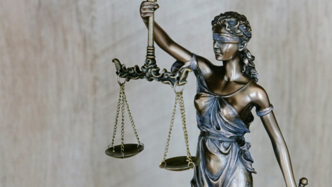 Perdebatan publik kasus Yaqut Cholil Qoumas