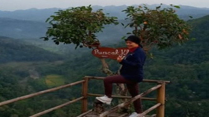 Puncak Kleco di Dewi Tinalah