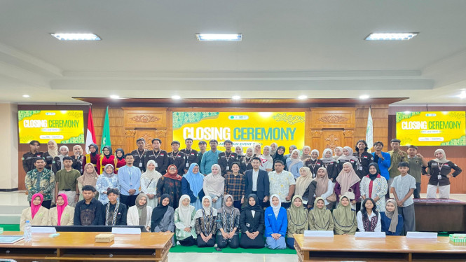 Glow-Up Session IL Event 2026 di UNISNU Jepara menutup rangkaian acara dengan pesan tegas: mahasiswa harus berkembang atau siap tersingkir di tengah k