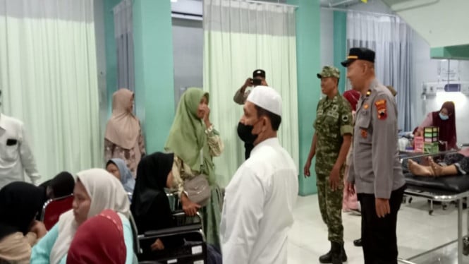Santri di Demak yang diduga keracunan menu MBG dilarikan ke rumah sakit