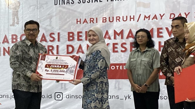 Walikota Yogya memberikan apresiasi kepada sejumlah perusahaan
