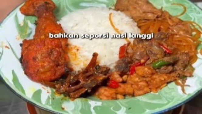 Nasi Langgi Cap Stasiun Tugu