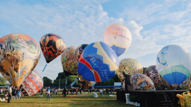 Festival Balon Udara di Alun Alun Keraton Surakarta