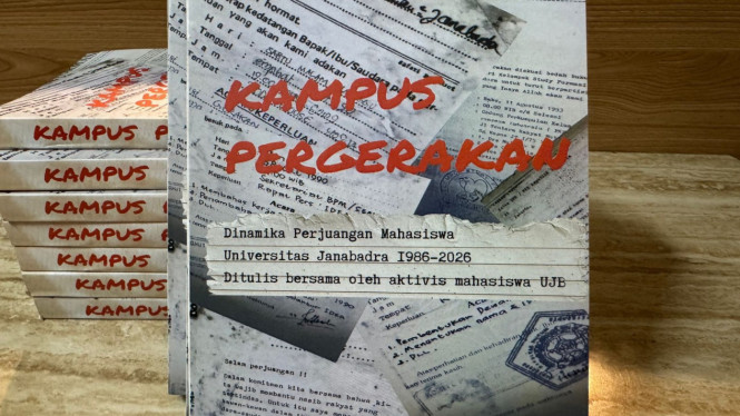 Buku berjudul Kampus Pergerakan: Dinamika Perjuangan Mahasiswa Universitas Janabadra 1986–2026