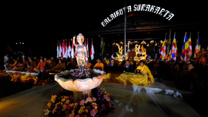 Bhikkhu Thudong dan Kirab Waisak Kian Tegaskan Solo Kota Toleran